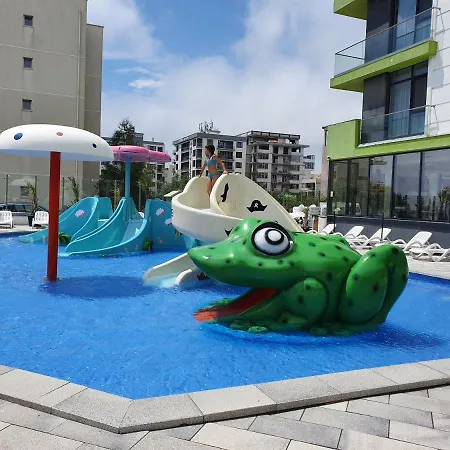 Bluebay - Indoor Pool & Spa Beach דירה *